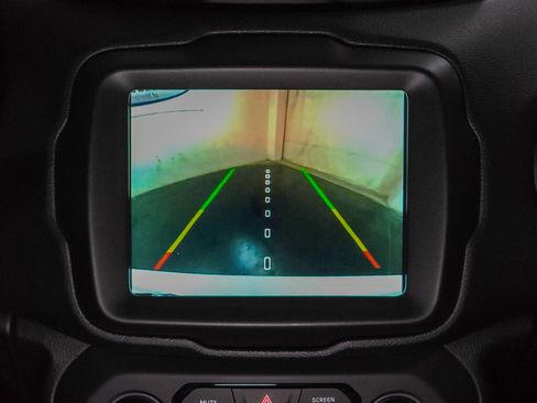 Used 2021 Jeep Renegade Limited image 32