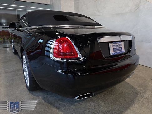 Used 2017 Rolls-Royce Dawn RWD image 10