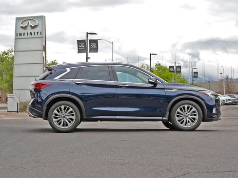 Used 2023 INFINITI QX50 Luxe AWD/4WD image 11