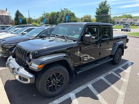 Used 2022 Jeep Gladiator Sport AWD/4WD image 3