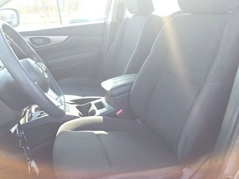 Used 2021 Nissan Rogue Sport S image 9