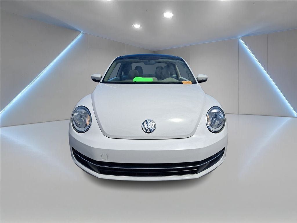 Used 2013 Volkswagen Beetle TDI FWD image 2