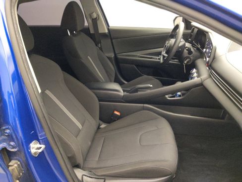 Used 2021 Hyundai Elantra SE FWD image 21