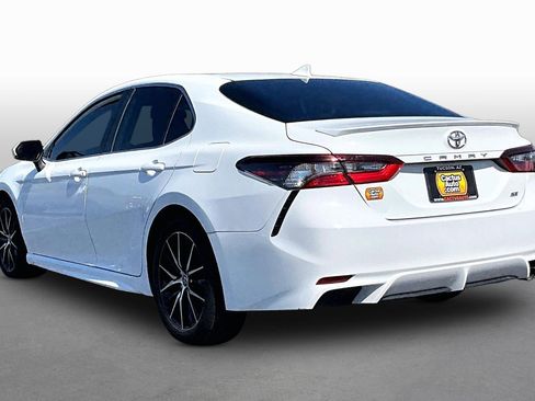 Used 2022 Toyota Camry SE w/ Audio Upgrade Package FWD image 11