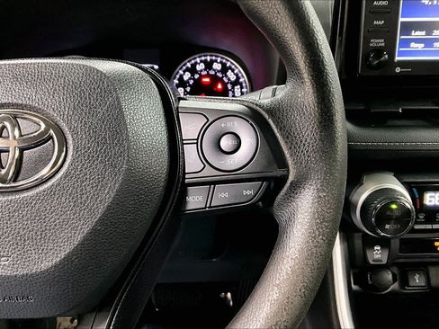 Used 2021 Toyota RAV4 XLE AWD/4WD image 25