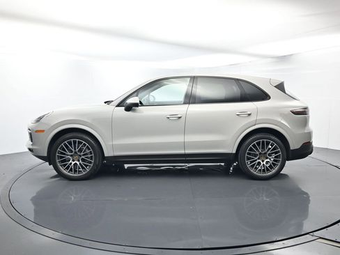 Certified 2023 Porsche Cayenne Platinum Edition AWD/4WD image 2