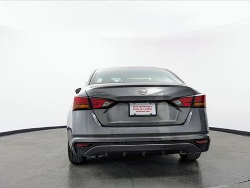 Used 2024 Nissan Altima 2.5 S FWD image 7