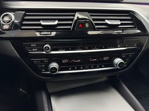 Used 2020 BMW 530i xDrive w/ M Sport Package image 30