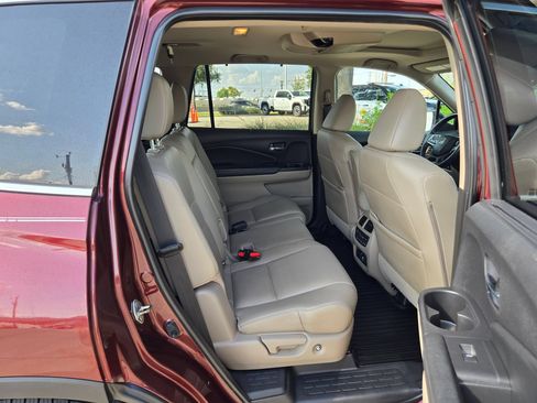 Used 2019 Honda Pilot Touring image 23