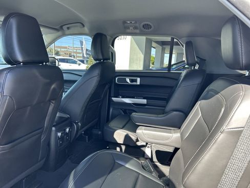 Used 2022 Ford Explorer XLT w/ Equipment Group 202A image 16