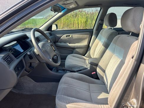 Used 2001 Toyota Camry CE FWD image 9