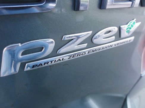 Used 2014 Subaru Forester 2.5i Premium w/ All-Weather Package AWD/4WD image 24