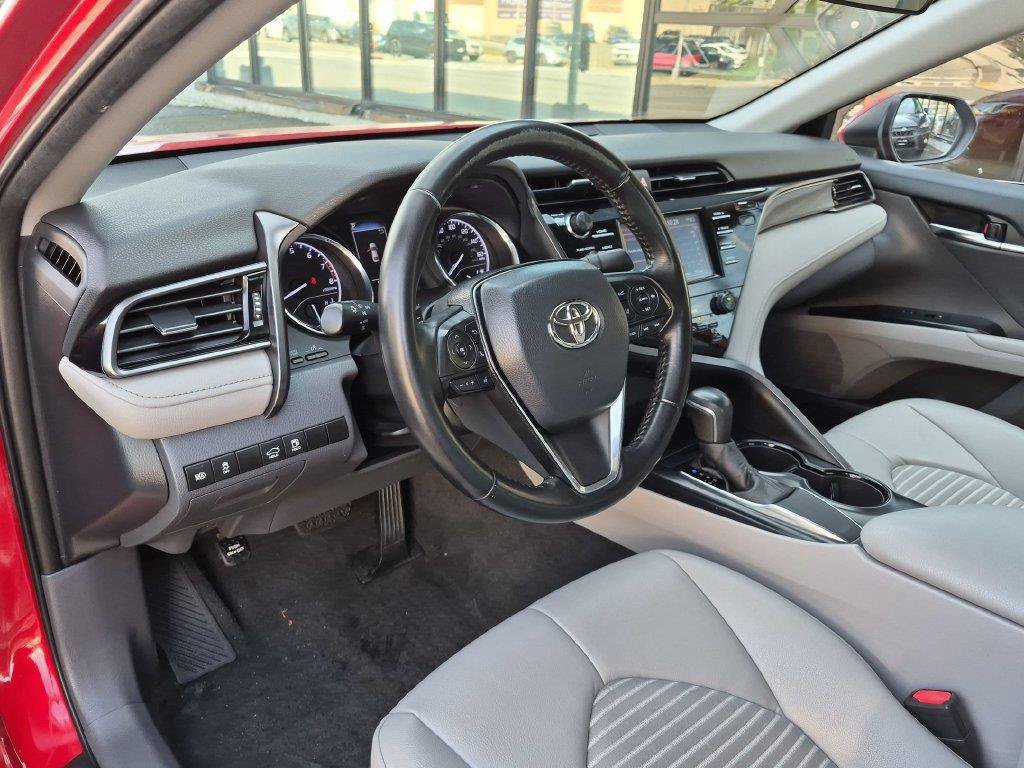 Used 2019 Toyota Camry SE FWD image 6