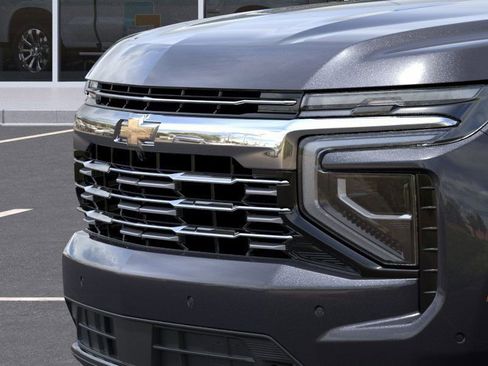 New 2025 Chevrolet Suburban Premier image 13