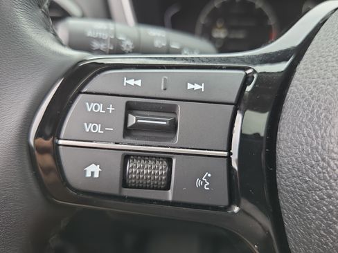 Certified 2025 Honda Pilot Touring image 30