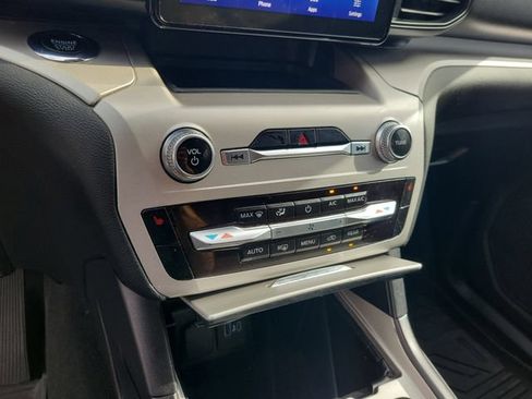 Used 2022 Ford Explorer XLT RWD image 24