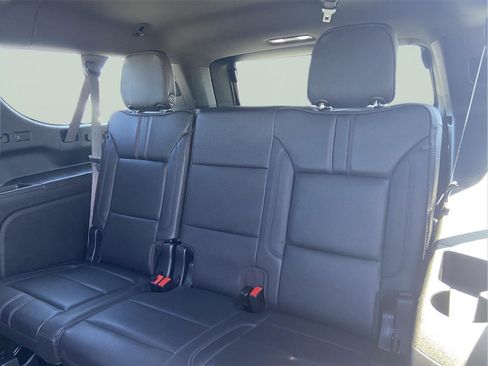 Used 2023 Chevrolet Suburban RST w/ Luxury Package AWD/4WD image 14