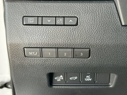 Used 2025 Lexus GX 550 w/ Cold Area Package AWD/4WD image 32