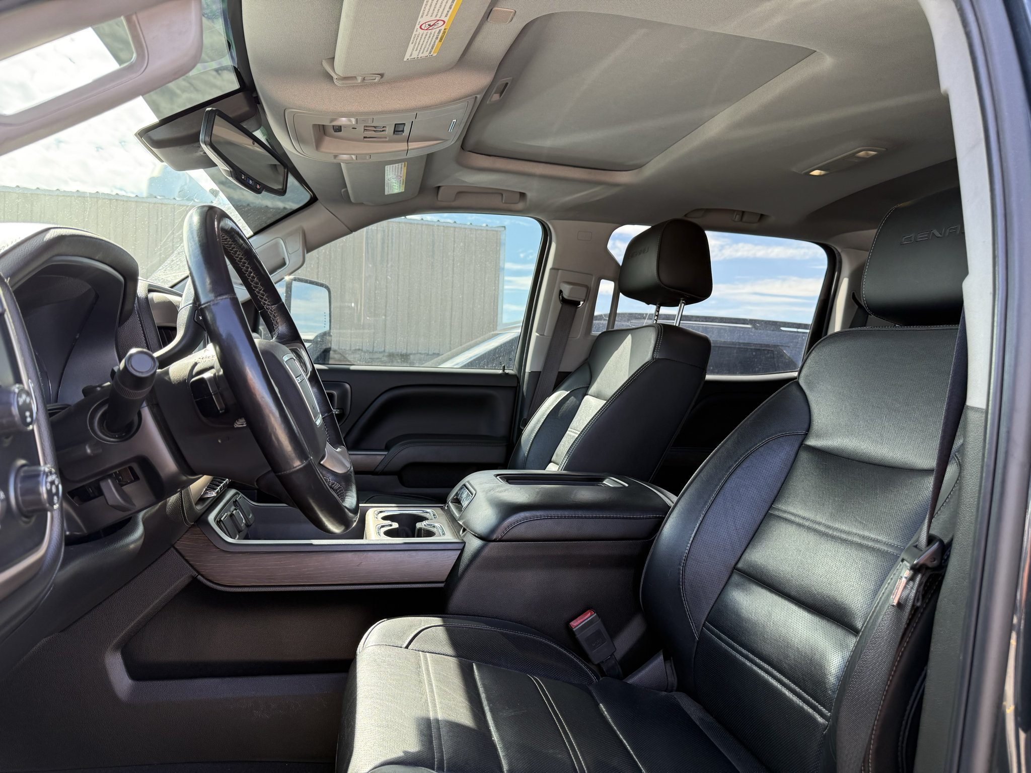 Used 2019 GMC Sierra 2500 Denali w/ Duramax Plus Package AWD/4WD image 11
