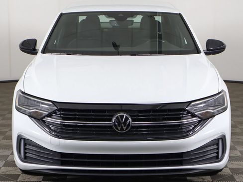 Used 2023 Volkswagen Jetta Sport FWD image 9