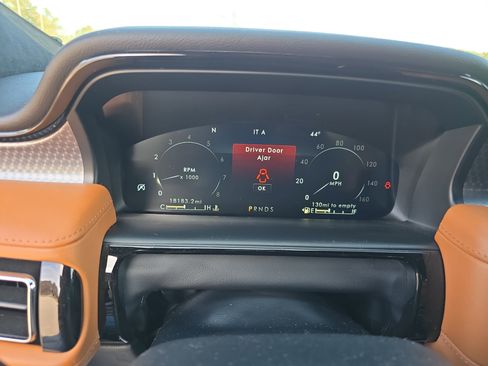 Certified 2023 Lincoln Nautilus Black Label w/ Class II Trailer Tow Package image 18