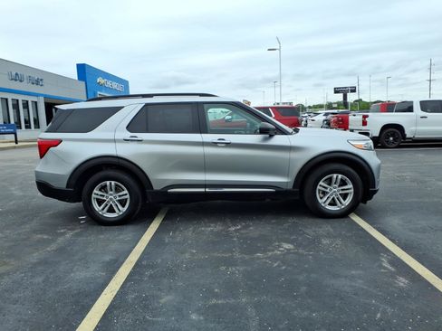 Used 2023 Ford Explorer XLT w/ Class IV Trailer Tow Package AWD/4WD image 29