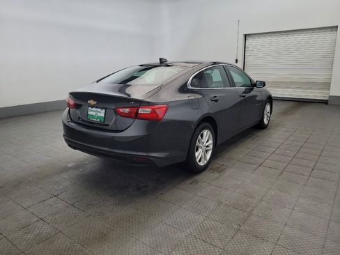 Used 2018 Chevrolet Malibu LT w/ Leather Package FWD image 9