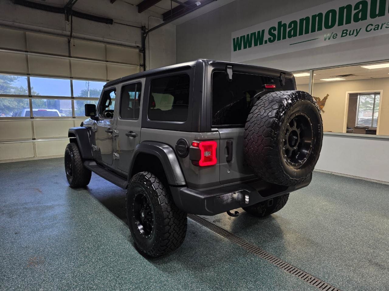 Used 2018 Jeep Wrangler Unlimited Sport S AWD/4WD image 10