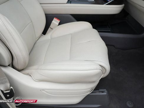 Used 2019 Lincoln Navigator L Reserve image 33