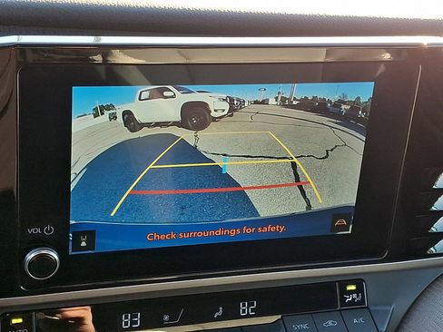 Used 2025 Toyota Camry SE image 17