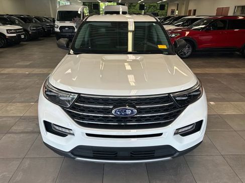 Used 2023 Ford Explorer XLT w/ Equipment Group 202A AWD/4WD image 17