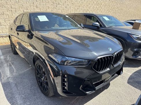 Used 2024 BMW X6 xDrive40i w/ Premium Package image 2