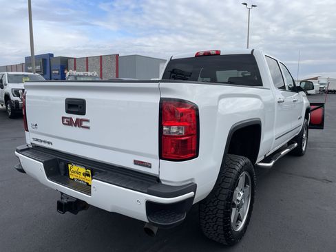 Used 2016 GMC Sierra 2500 SLT w/ All-Terrain HD Package image 8