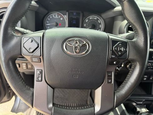 Used 2019 Toyota Tacoma TRD Off-Road AWD/4WD image 26