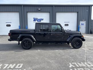 Used 2023 Jeep Gladiator Willys video 2