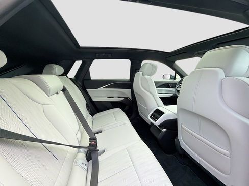 New 2025 Cadillac Lyriq Sport image 28