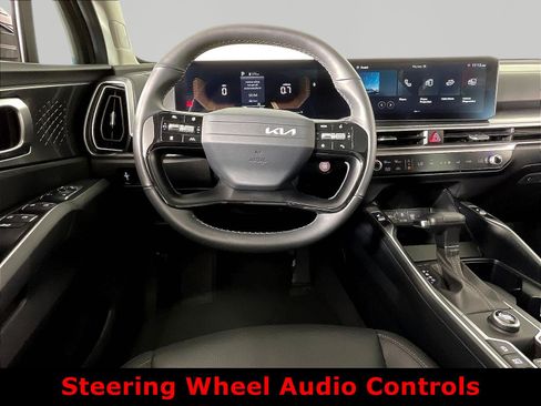 Certified 2026 Kia Sorento S w/ S Panoramic Sunroof Package FWD image 8