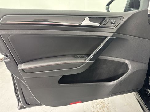 Used 2015 Volkswagen GTI SE image 16