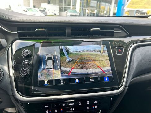 Certified 2023 Chevrolet Bolt EUV Premier w/ Sun & Sound Package image 17