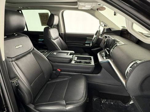 Used 2025 Ford Expedition Max Platinum AWD/4WD image 18