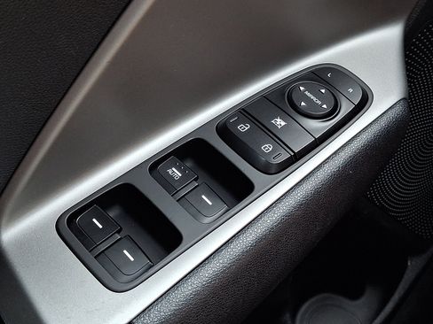 Used 2019 Kia Niro FE FWD image 25