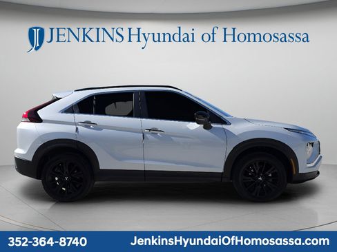 Used 2024 Mitsubishi Eclipse Cross AWD image 2