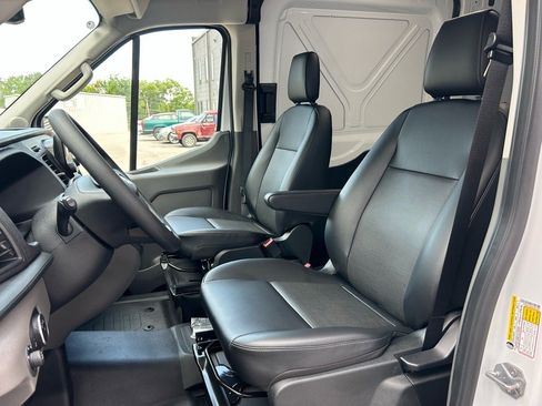 New 2025 Ford Transit 250 148 Medium Roof image 14