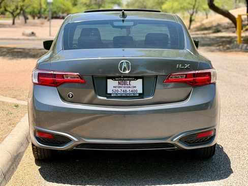 Used 2018 Acura ILX FWD image 4
