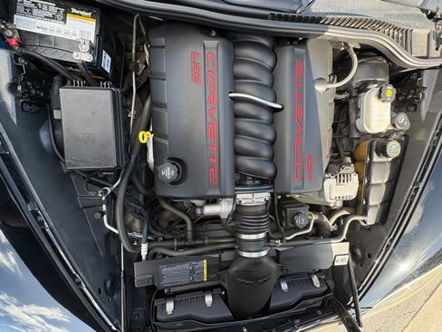 Used 2005 Chevrolet Corvette Coupe w/ Preferred Equipment Group RWD image 33