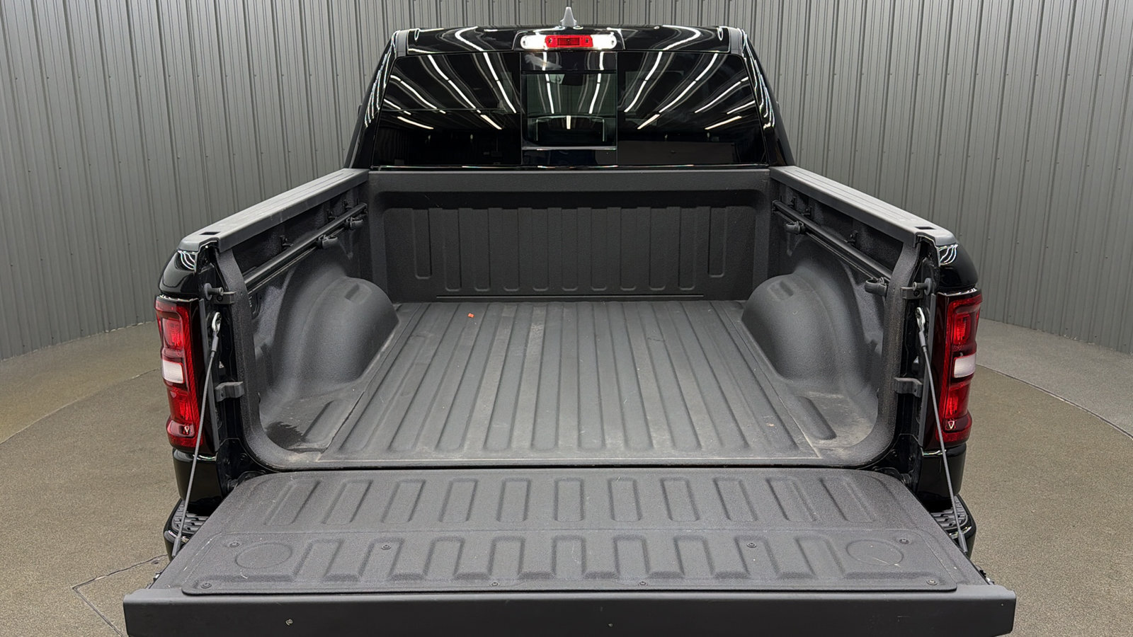 Used 2025 RAM 1500 Big Horn AWD/4WD image 17
