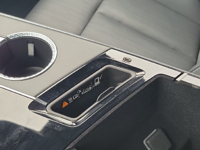 Certified 2024 Cadillac Lyriq Luxury AWD/4WD image 21