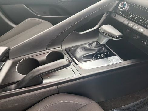 Used 2023 Hyundai Elantra SEL w/ Cargo Package image 10