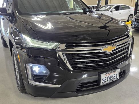 Used 2022 Chevrolet Traverse LT image 9