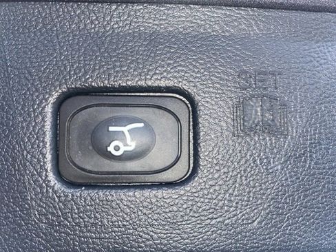 Used 2024 Ford Edge Titanium image 28